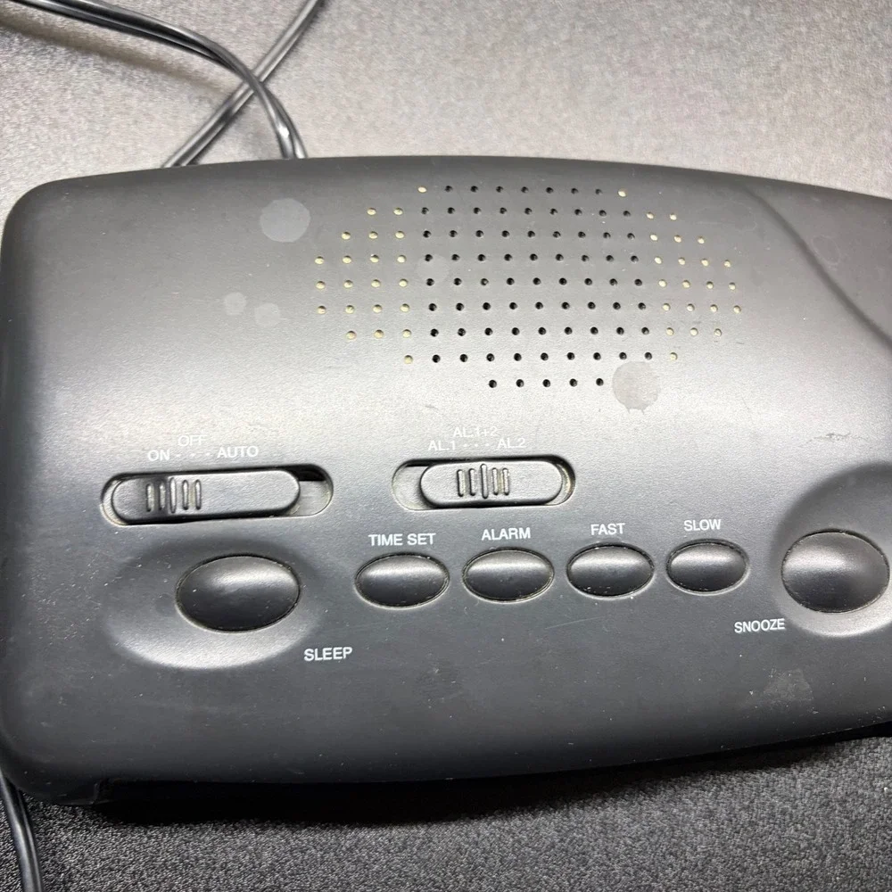 GPX Dual Alarm AM/FM Clock Radio‎ 120v 9v backup for clock Tested and working